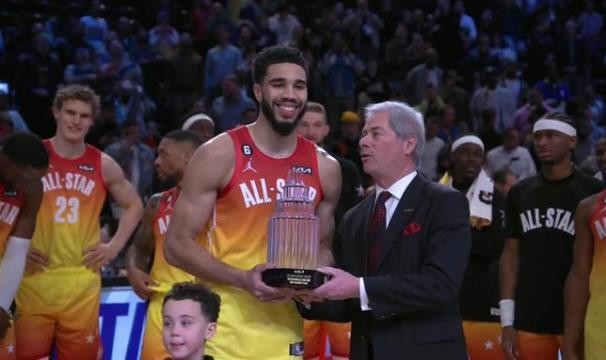 单场55分打破全明星纪录！塔图姆加冕AMVP得偿所愿