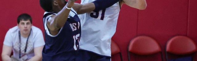 开云-晃过朱哥颜射浓眉！17岁准状元闪耀美国男篮训练营