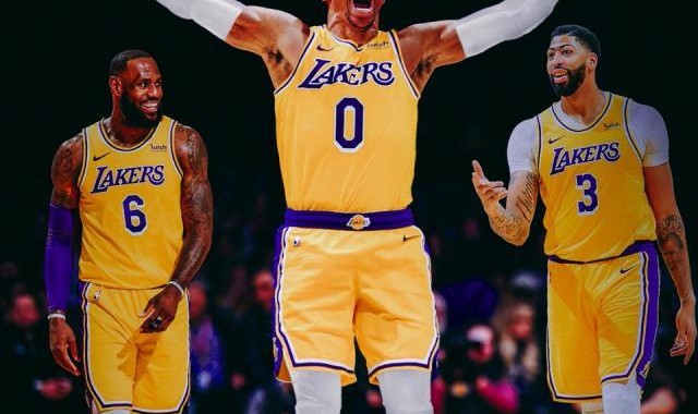 开云-连续三年换队！韦少加盟湖人 紫金军团豪组三巨头