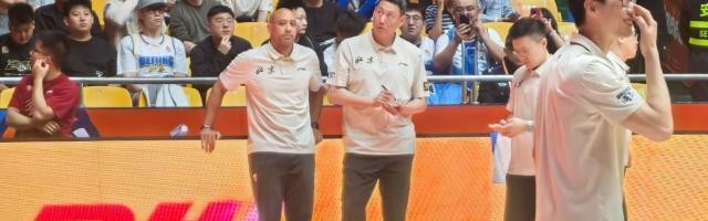 开云体育-三年禁赛期结束！李楠现身北京男篮场边教练组